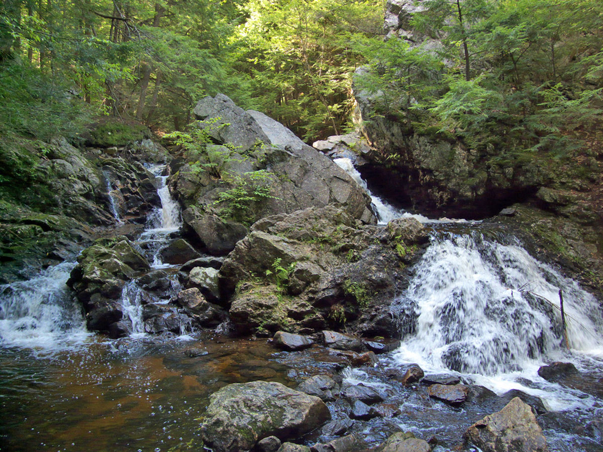 Bear's Den Falls