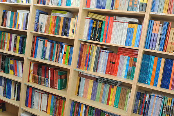 library-600 library books