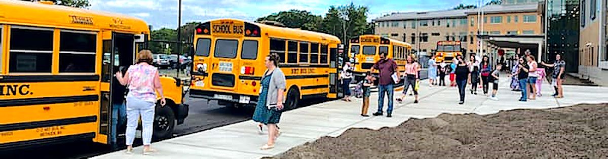Gardner Elementary 9 12 22 Buses