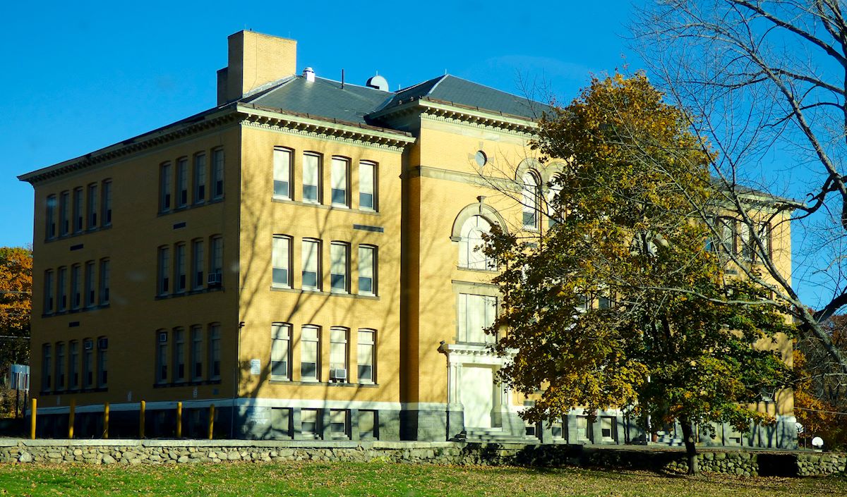Helen Mae Sauter School