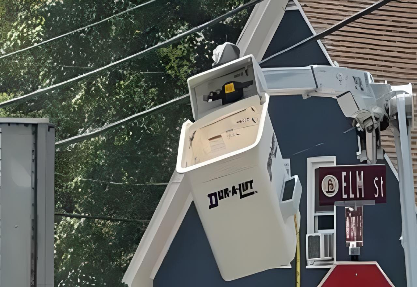 Trailer hits bucket 1380